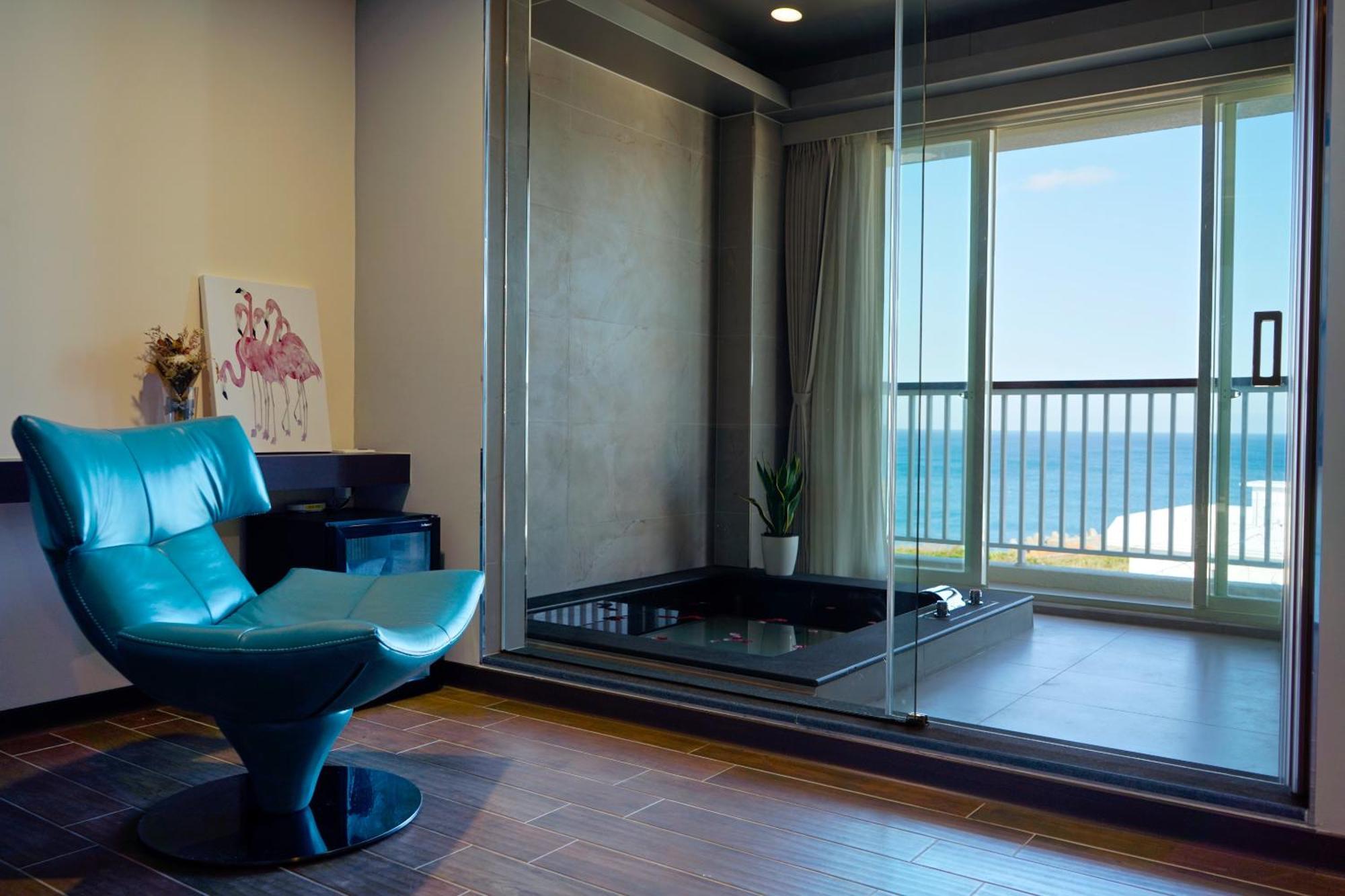 만저우 리틀 피기 비앤비 B&B 외부 사진